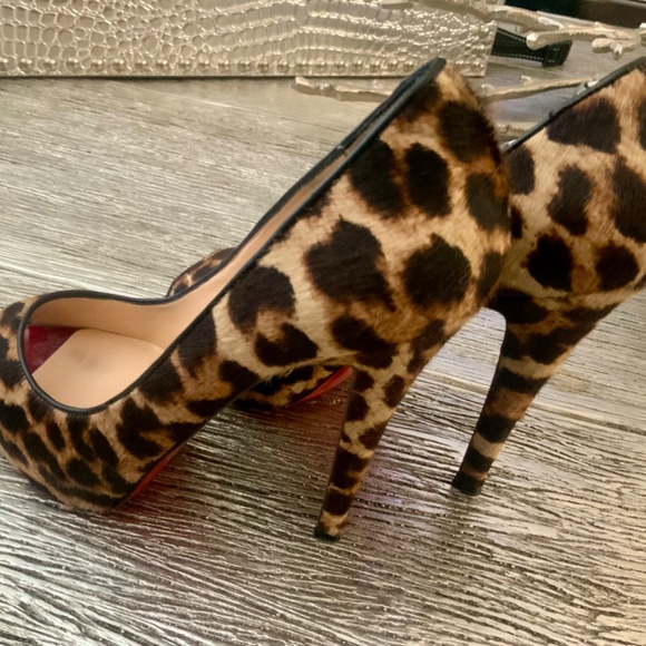 AUTHENTIC LEOPARD PRINT CHRISTIAN LOUBOUTIN HEELS - Picture 12 of 16
